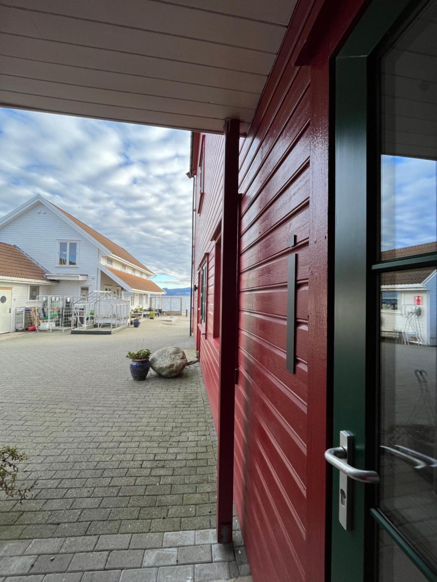 Sjoberg Hotell Og Ferie Leiligheter Østhusvik Dış mekan fotoğraf