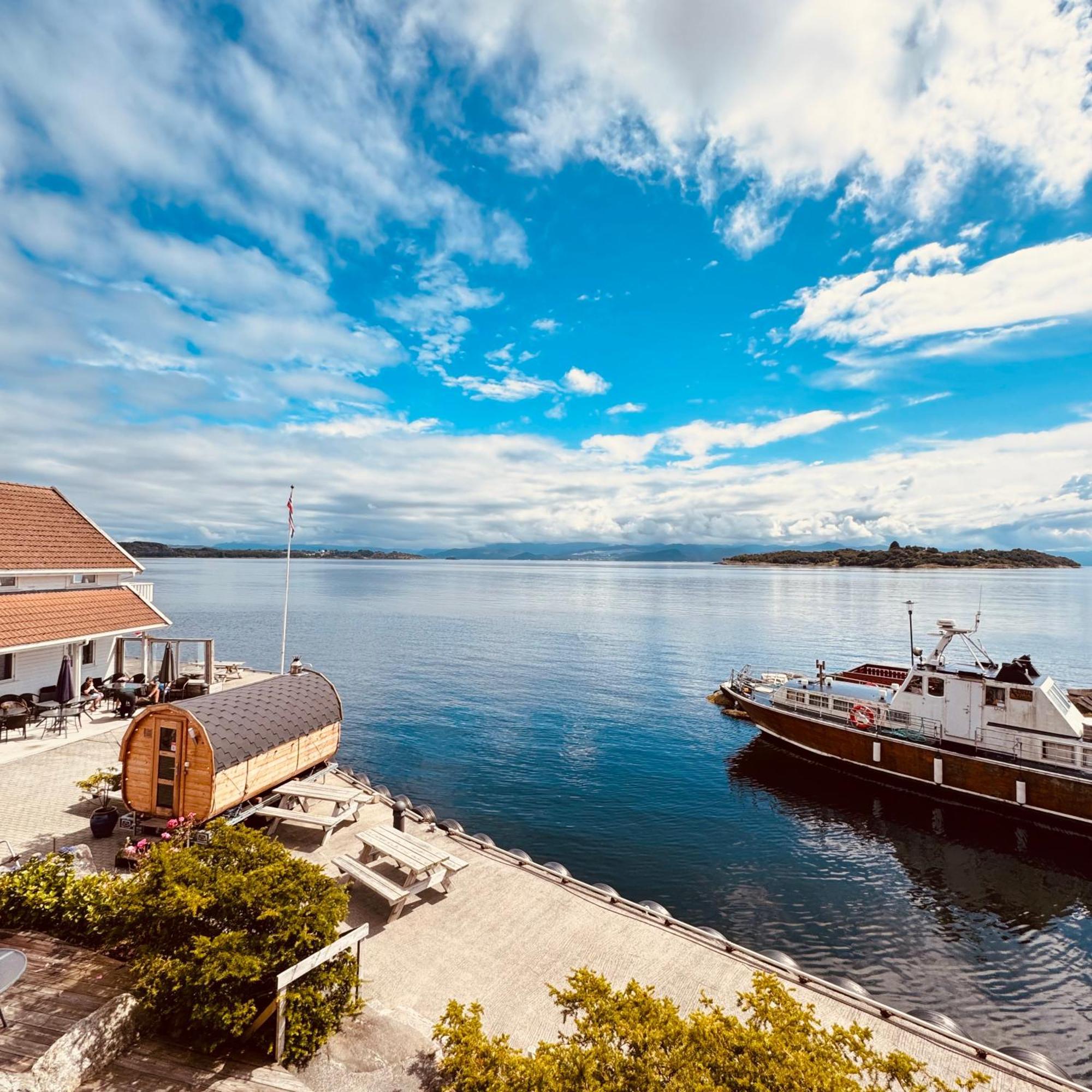 Sjoberg Hotell Og Ferie Leiligheter Østhusvik Dış mekan fotoğraf