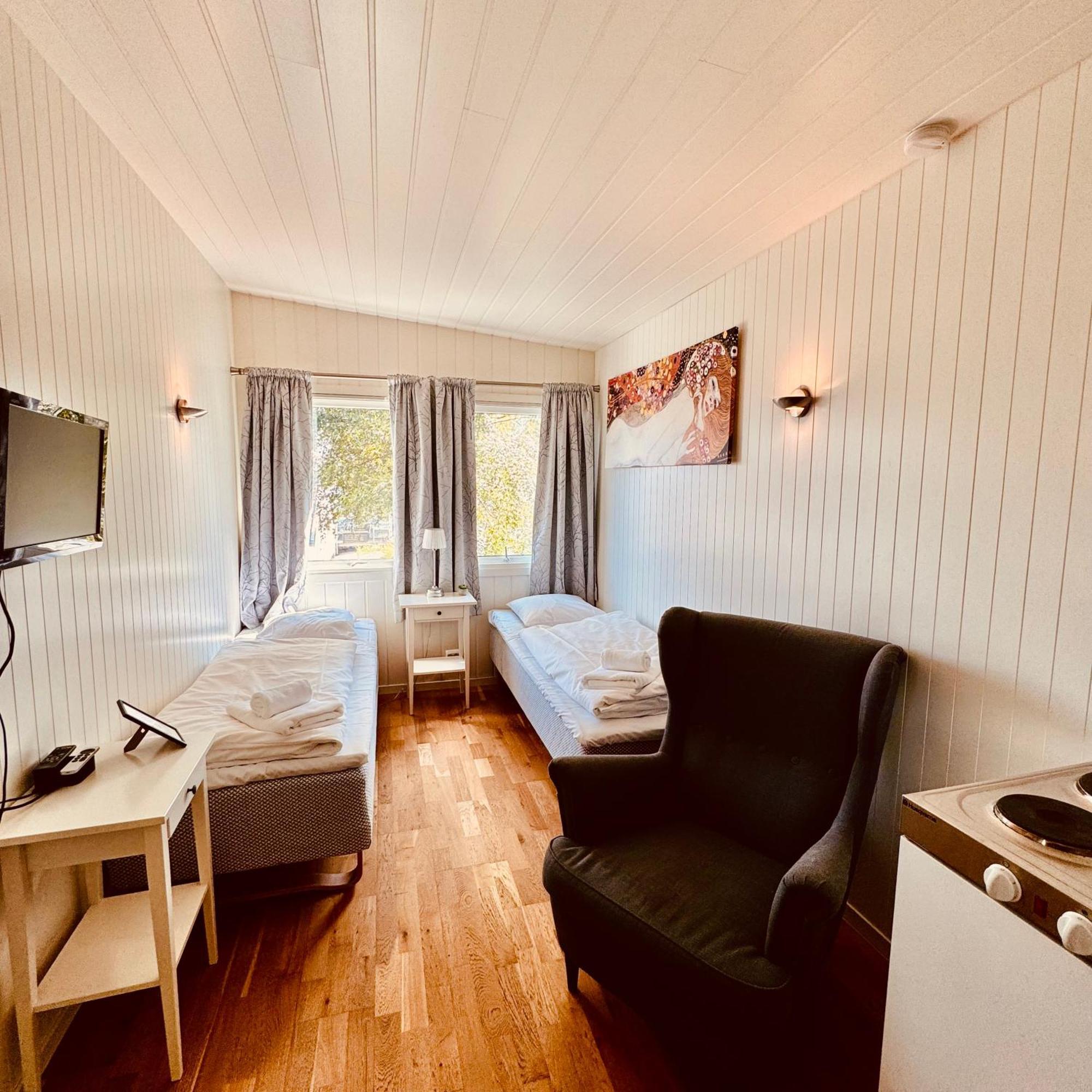 Sjoberg Hotell Og Ferie Leiligheter Østhusvik Dış mekan fotoğraf