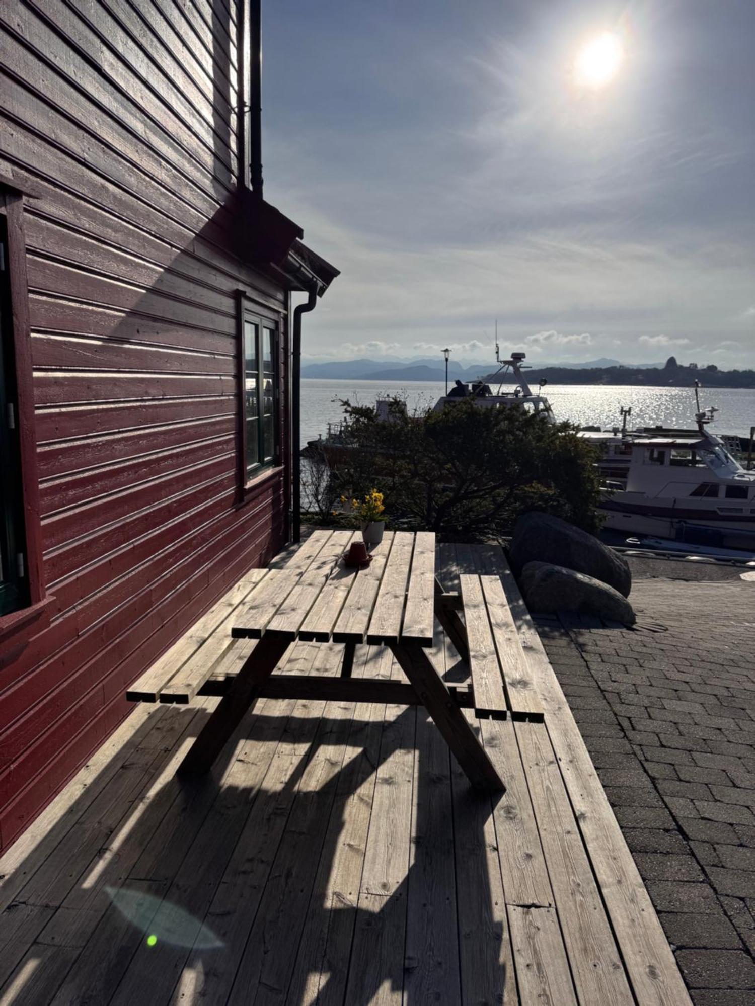 Sjoberg Hotell Og Ferie Leiligheter Østhusvik Dış mekan fotoğraf