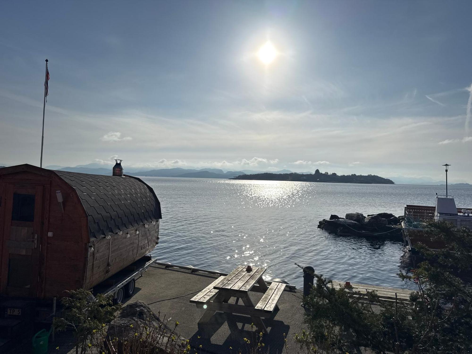 Sjoberg Hotell Og Ferie Leiligheter Østhusvik Dış mekan fotoğraf