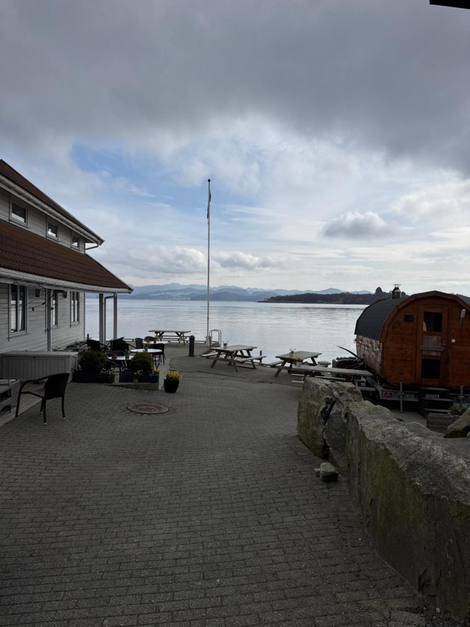 Sjoberg Hotell Og Ferie Leiligheter Østhusvik Dış mekan fotoğraf